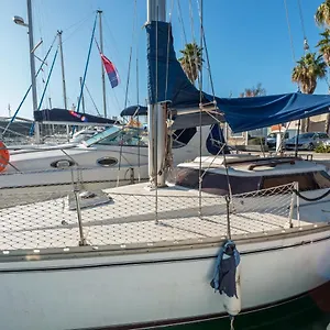 Pequeno Velero En Port Forum Ideal Backpackers Sant Adria de Besos